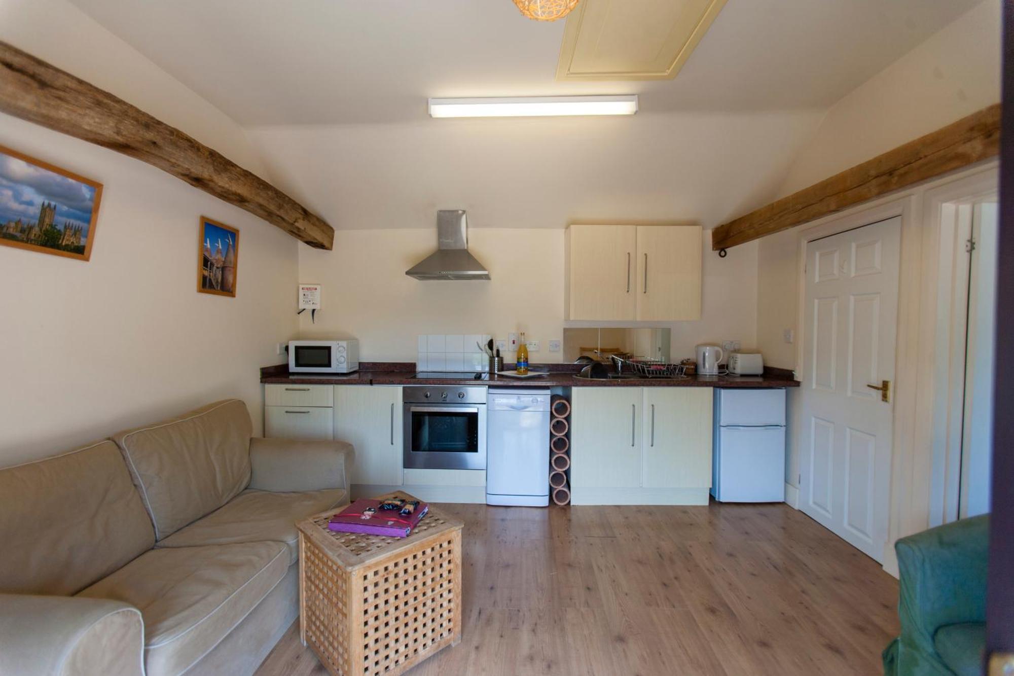 Five Cottages In Aonb And A Hobbit House! 坎特伯雷 外观 照片