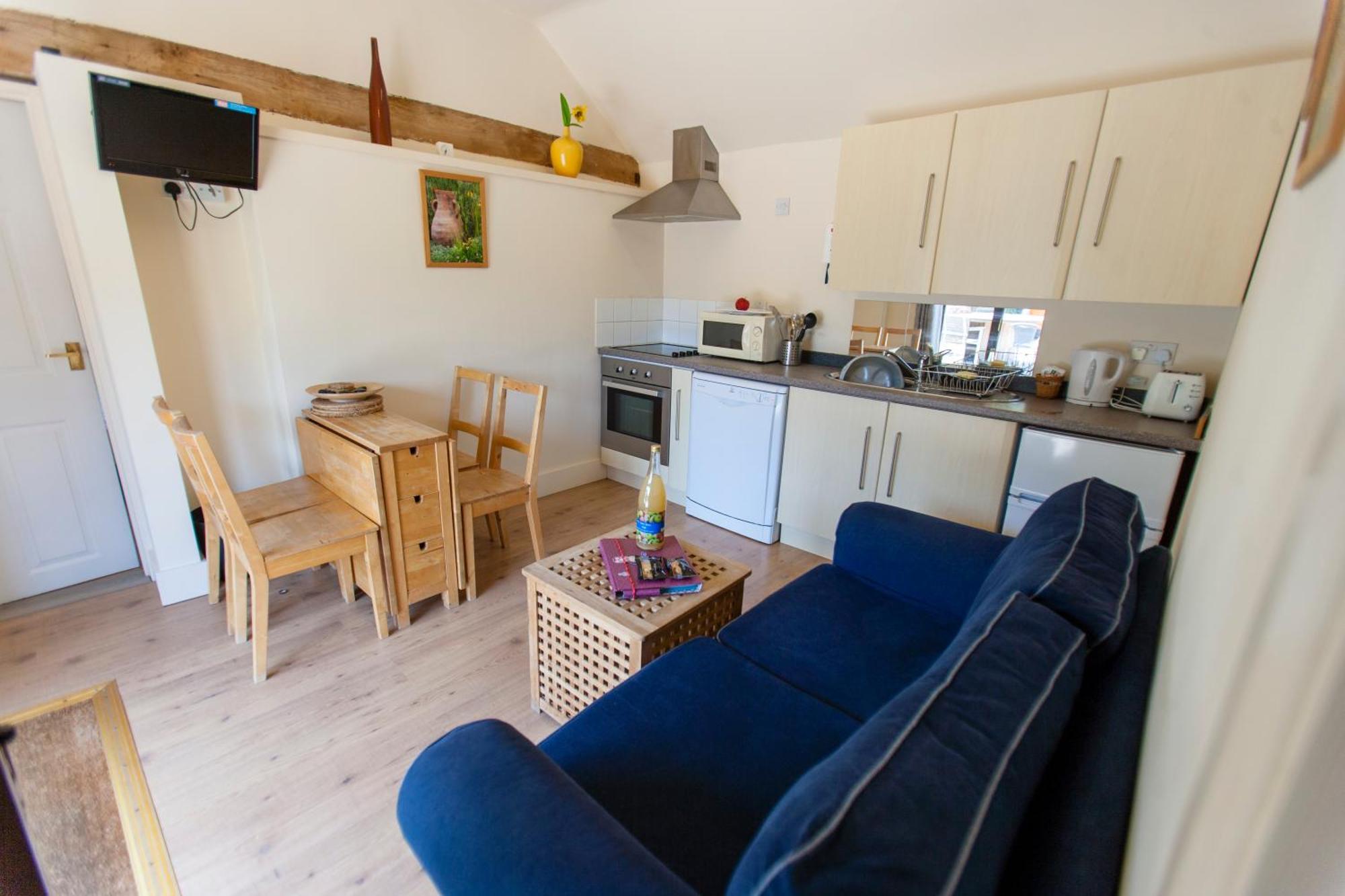Five Cottages In Aonb And A Hobbit House! 坎特伯雷 外观 照片